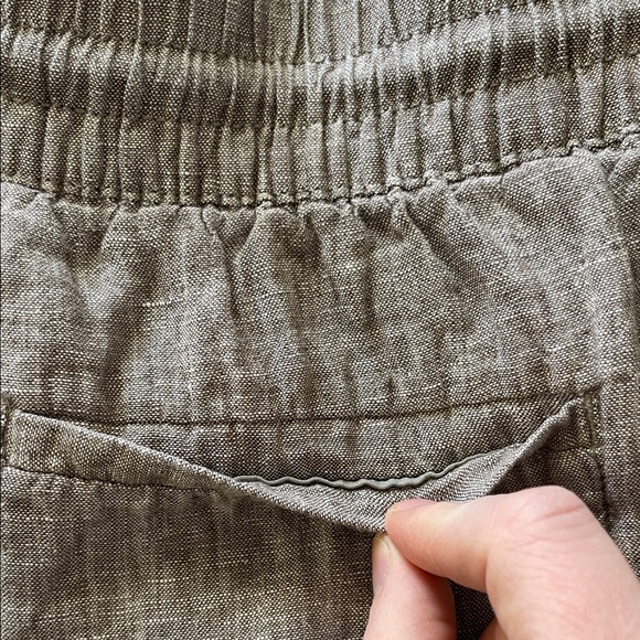 Athleta Linen Shorts in Neutral Sunwashed Driftwood Brown Gray. Size Medium - Picture 7 of 12
